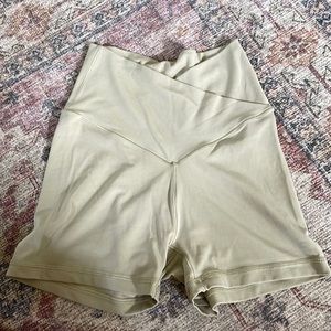 Aerie crossover shortie